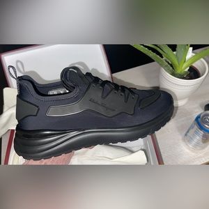 Men shoes size 10